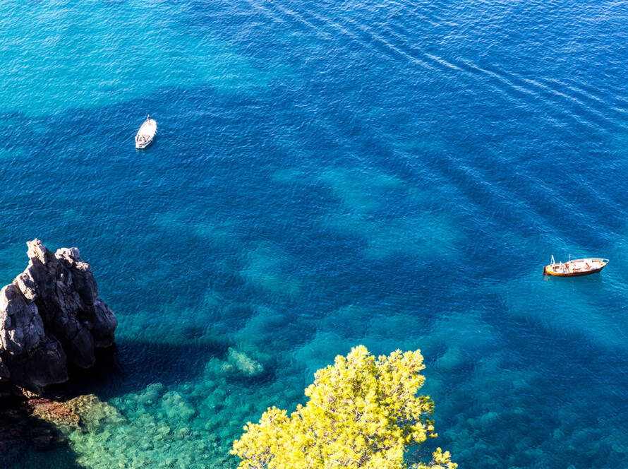 The Art Of Choice, Exclusive Experiences - BEYOND by Medov Group is your onboard concierge for discovering unforgettable, personalized excursions