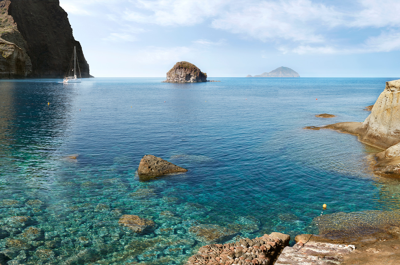 Isole Eolie - BEYOND by Medov Group